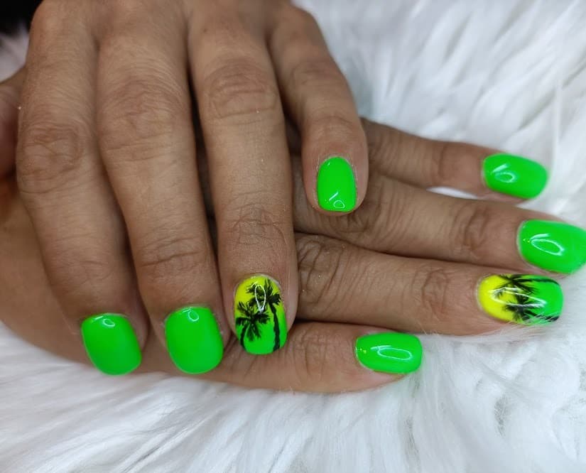 Néon vert avec palmiers tropicaux peints
