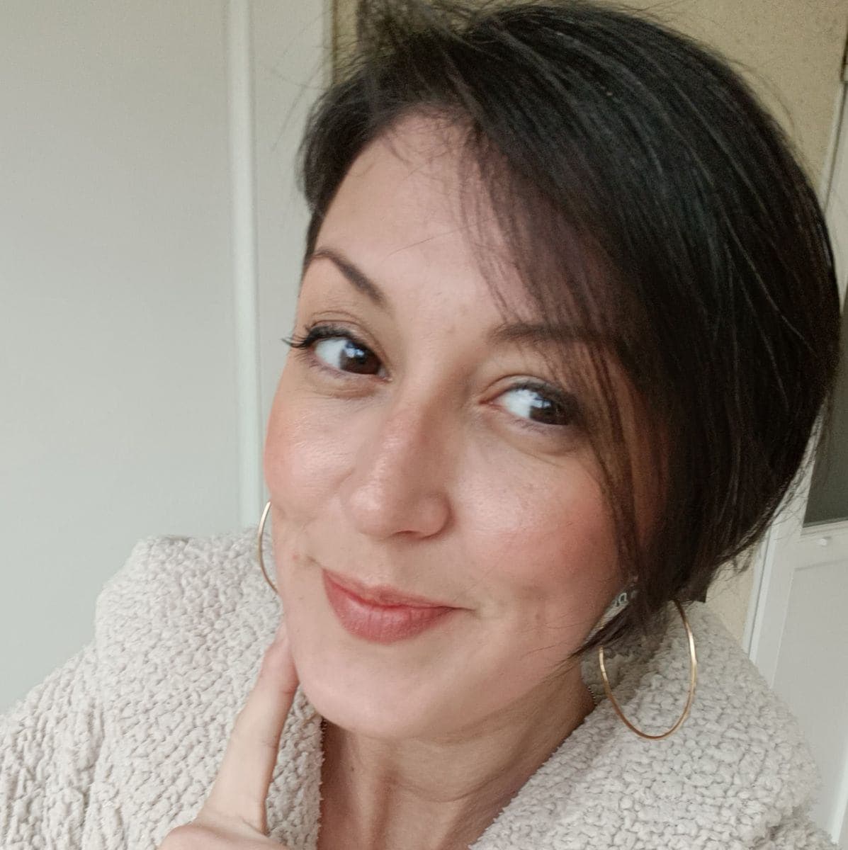 Portrait de Mélyssa Besnier, fondatrice de Mely Beauty